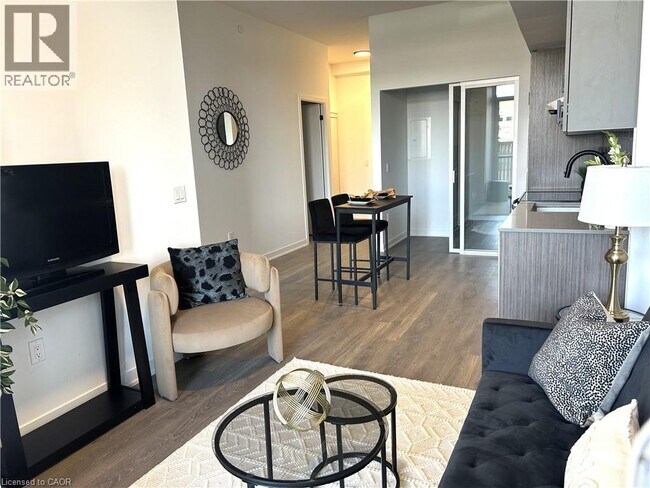 Photo du bâtiment - 4878 Powers Cmn