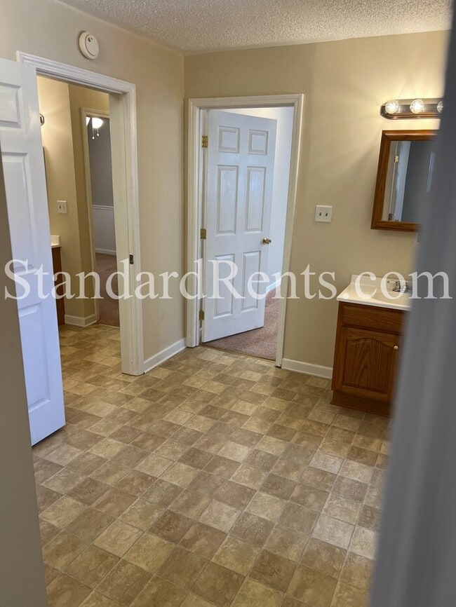 Building Photo - 6320 Cooper St