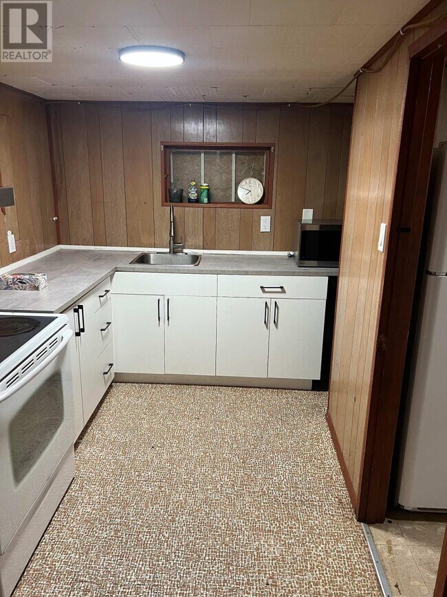 Photo du bâtiment - 1449 Oxford St E