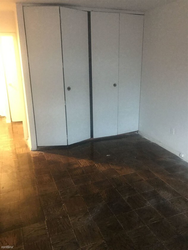 Foto del edificio - 4306 63rd St