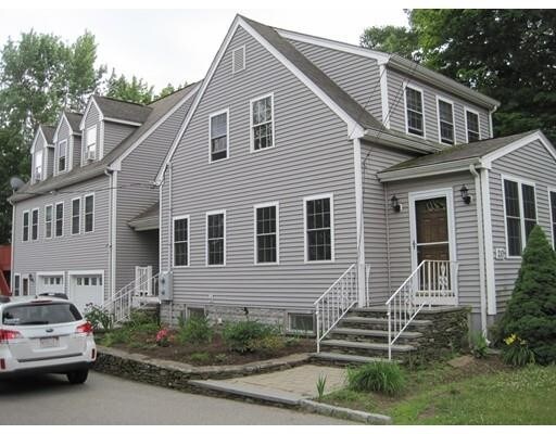 Primary Photo - 210 Lake St