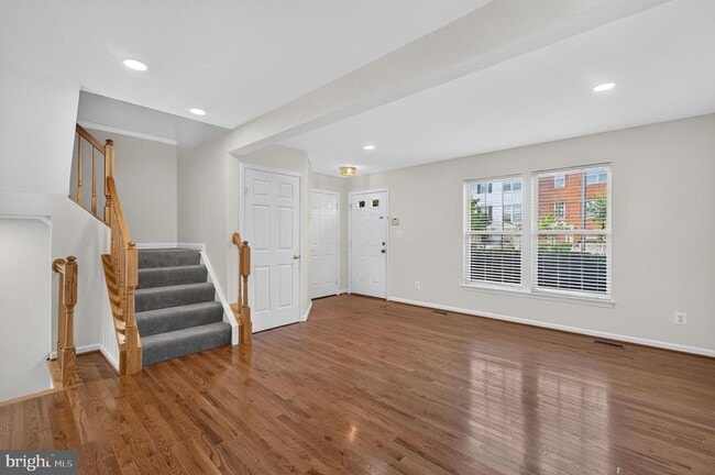 Building Photo - 15044 Gaffney Cir