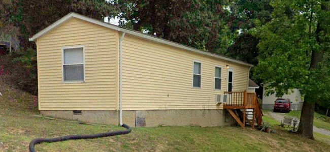 Building Photo - Main St Village