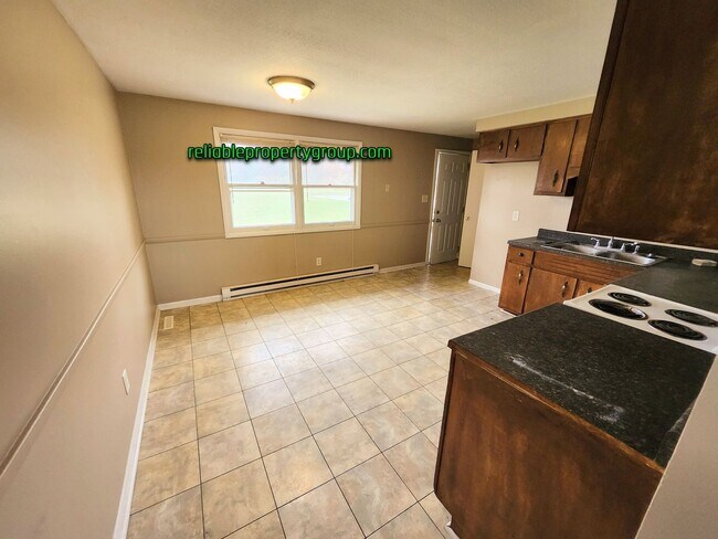 Foto del edificio - New Listing in Fort Wayne
