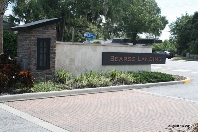 Building Photo - Large 3/3/2 Townhome Carrollwood