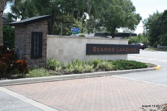 Foto del edificio - Large 3/3/2 Townhome Carrollwood