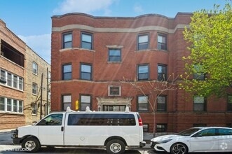 Building Photo - 1367 W Sunnyside Ave