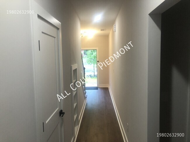 Building Photo - 3217 Credenza Rd