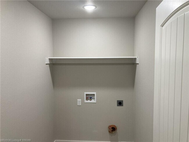 Foto del edificio - 10423 Preston Ct