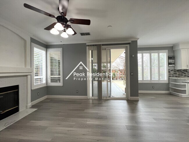 Building Photo - Spacious 5bd/3ba Elk Grove Home with 3 Car...