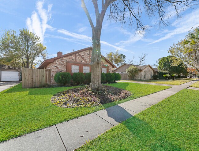 Building Photo - 12931 Westella Dr