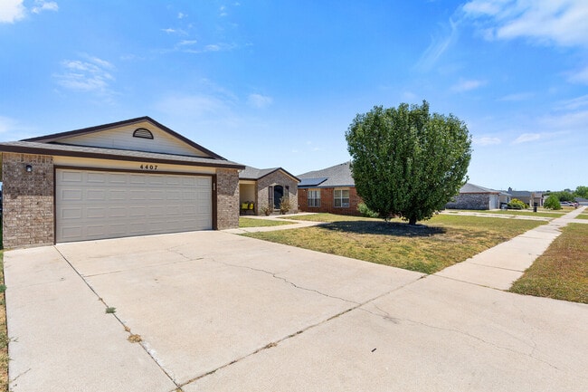 Building Photo - 4407 Hank Dr