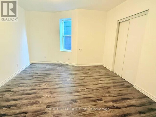 Photo du bâtiment - 373 Broadview Ave