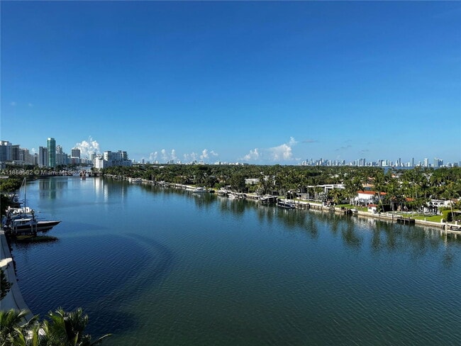 Foto del edificio - 6700 Indian Creek Dr