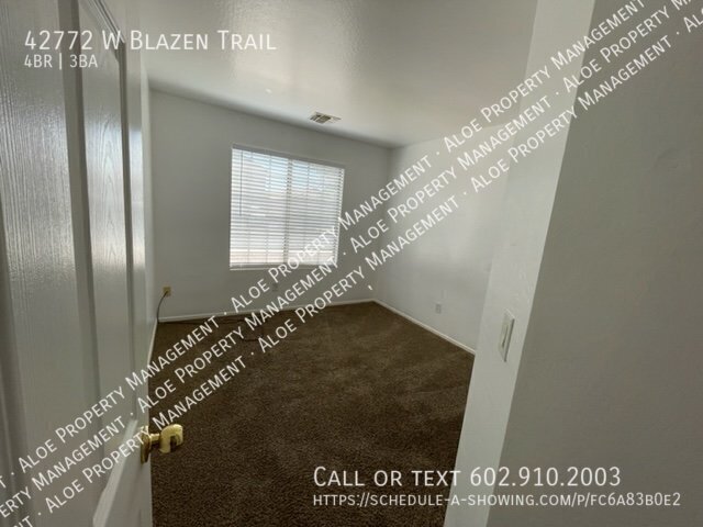 Foto del edificio - 42772 W Blazen Trail