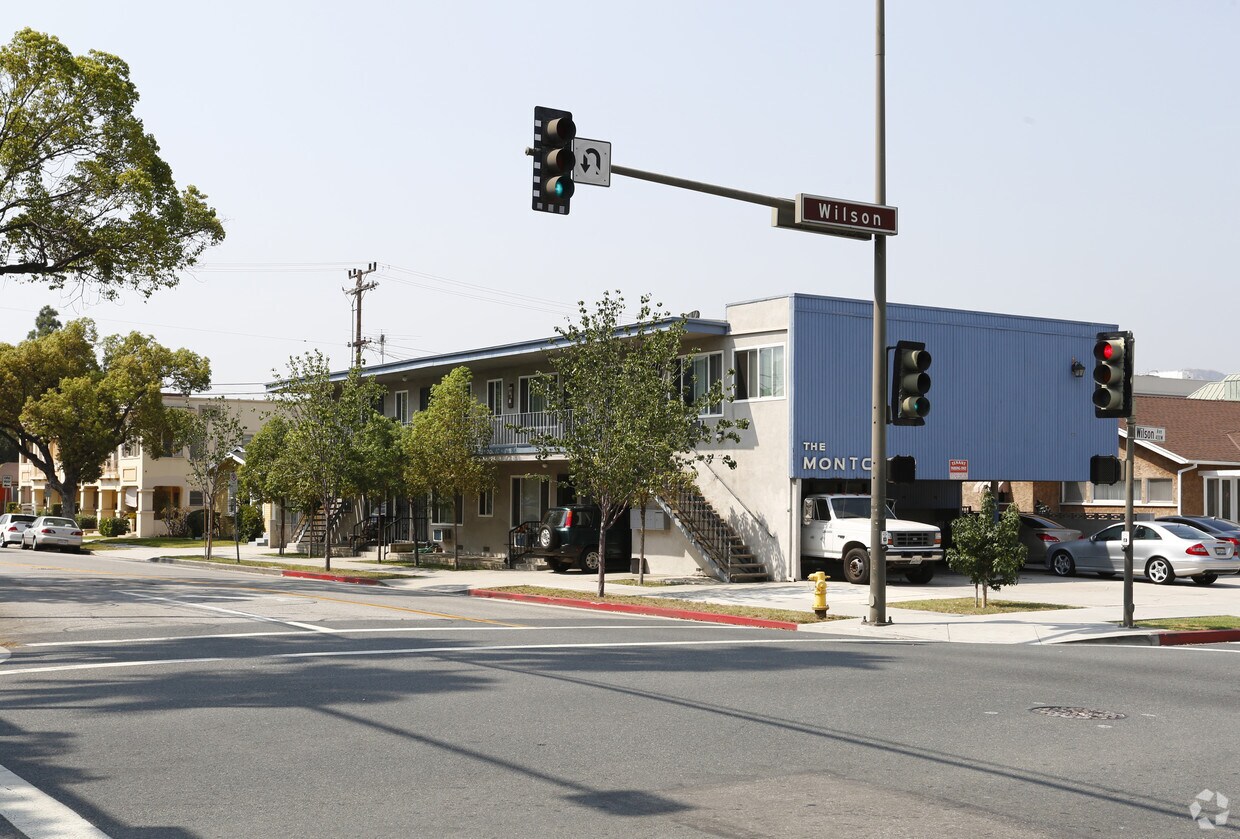Building Photo - The Montclair