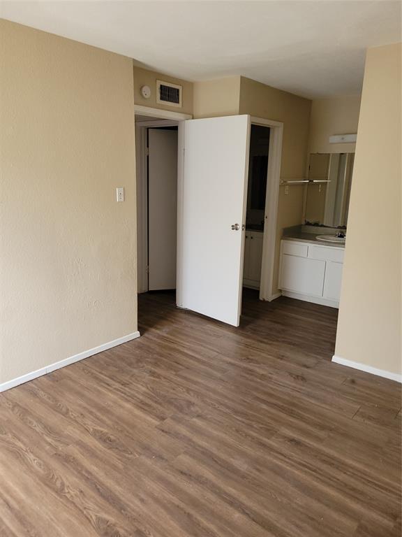 Building Photo - 13480 S Thorntree Dr