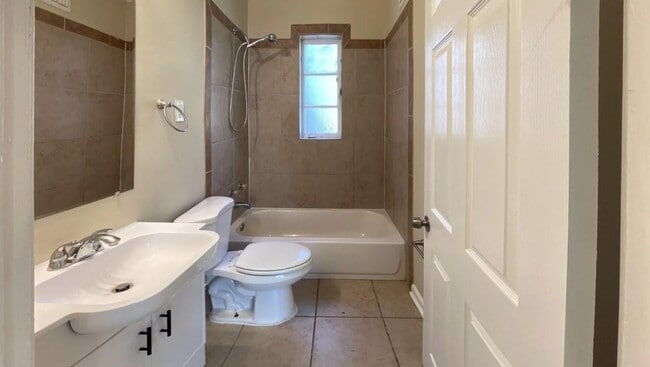 Foto del edificio - 3240 N Waynoka Cir