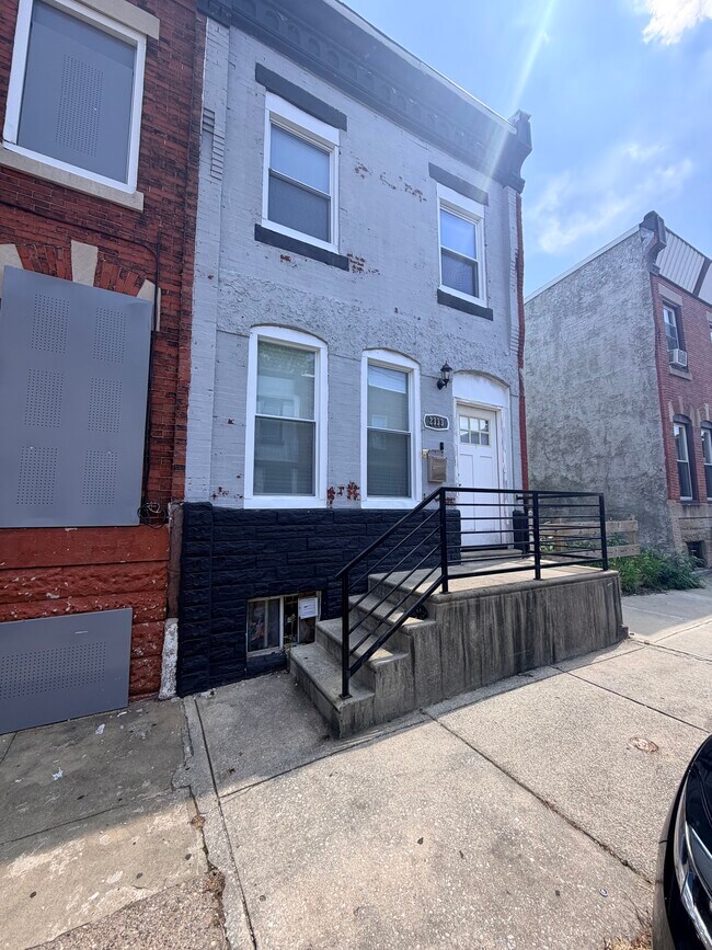 Foto del edificio - 2333 N Woodstock St