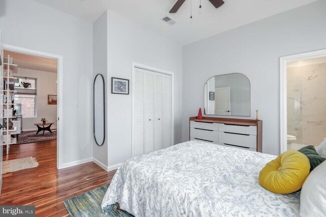 Foto del edificio - 3504 13th St NW