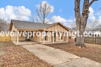 Building Photo - 3298 Cedar Springs Dr