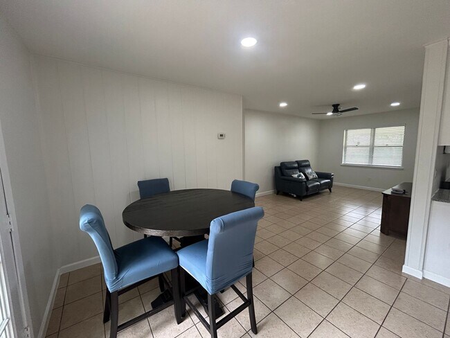 Building Photo - Stylish, Updated, Three Bedroom Home in the heart of Euless