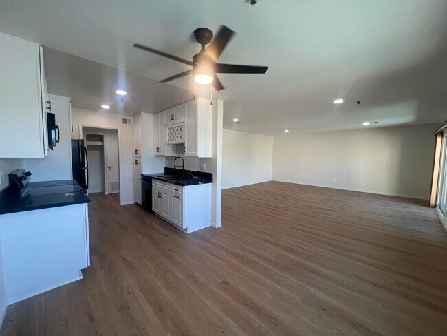 Foto del edificio - ***$1000 Move In special*** Newly Renovate...