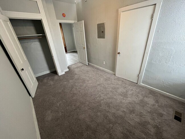 Building Photo - 1512 Cincinnati St