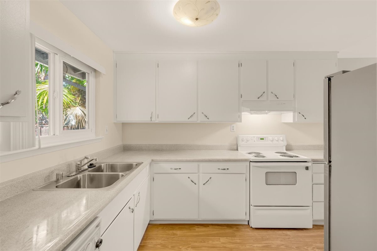 Foto principal - 2955 Ladd Ave