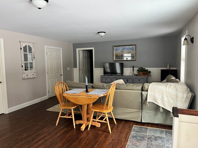 Building Photo - 156 Burpee Hill Rd