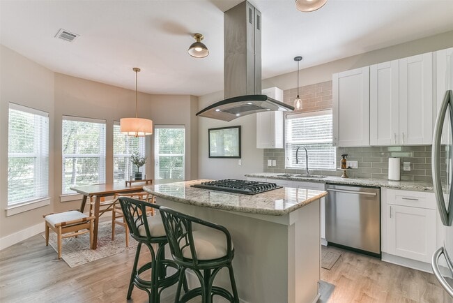 Building Photo - 1799 E Winn Ave