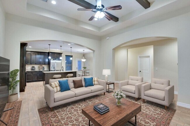 Foto del edificio - 118 N Buckhorn Dr