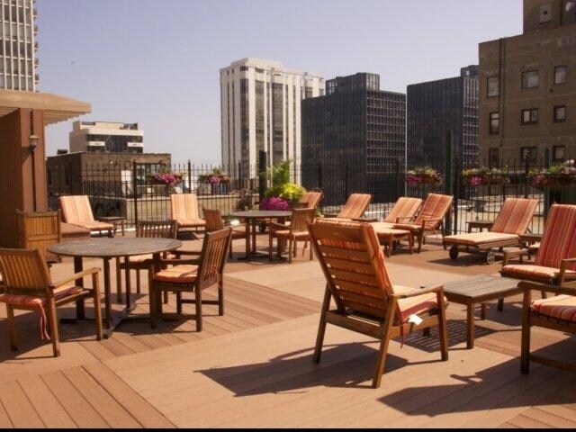 Foto principal - 222 E Chestnut St