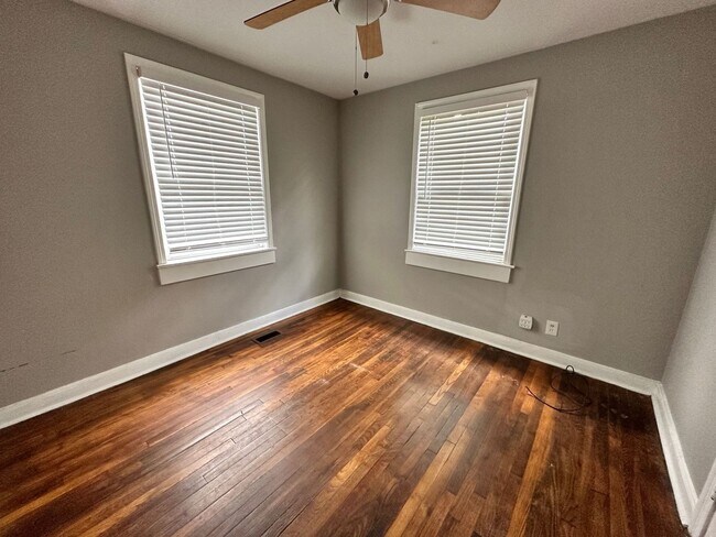 Foto del edificio - 108-110 Kilbourne Rd