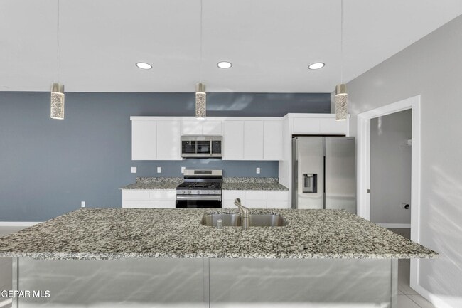 Building Photo - 236 Lago Maggiore St