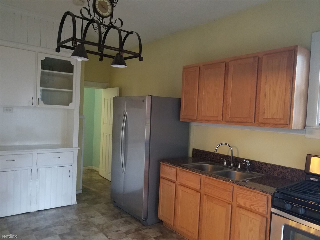 Primary Photo - 2 br, 1 bath Duplex - 161 Union Ave NE Apt...