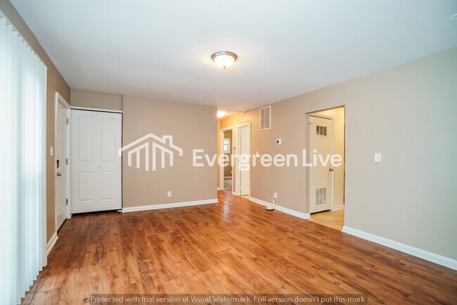 Foto del edificio - 2074 Woodland Ave