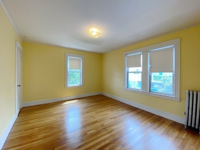 Building Photo - 11 Crest Hill Rd