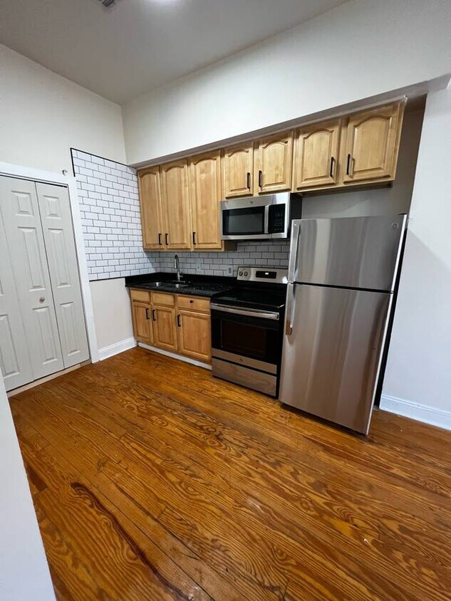 Primary Photo - 2213-2 N 16th St