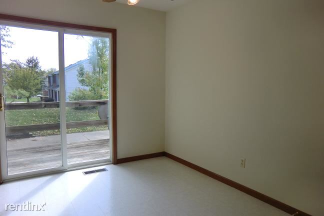 Building Photo - 96 Rolling Oaks Dr