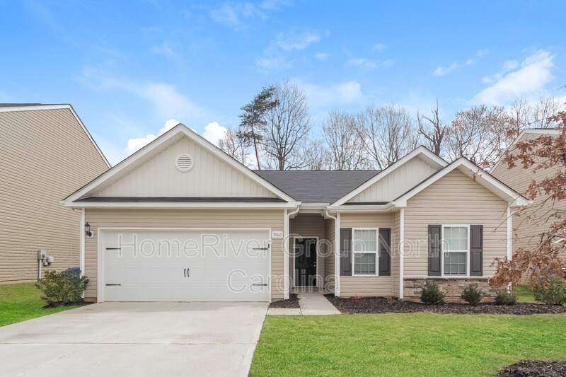 960 Joselynn Drive, Gastonia, NC 28054 House for Rent in Gastonia, NC