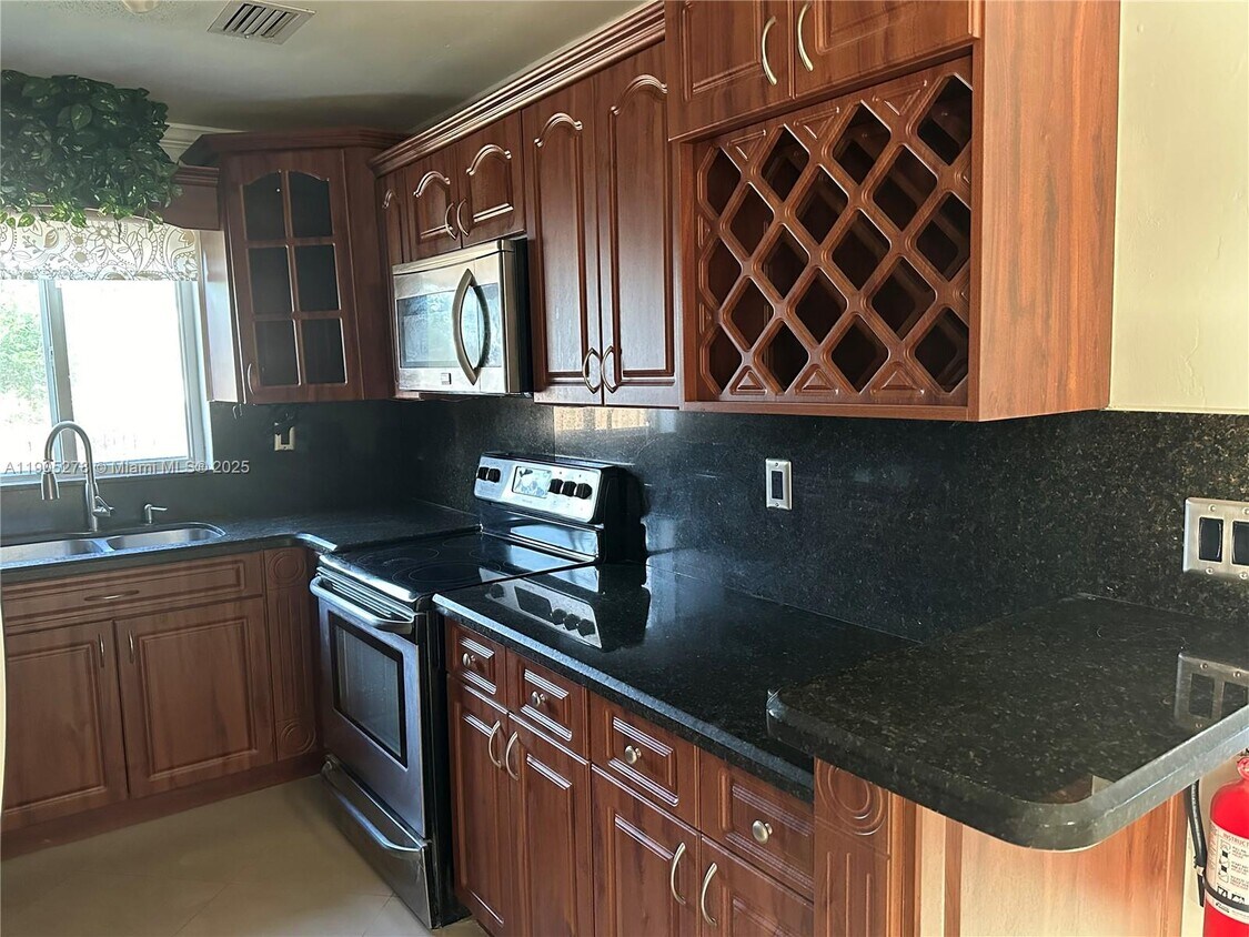 Foto principal - 1718 N 27th Ave