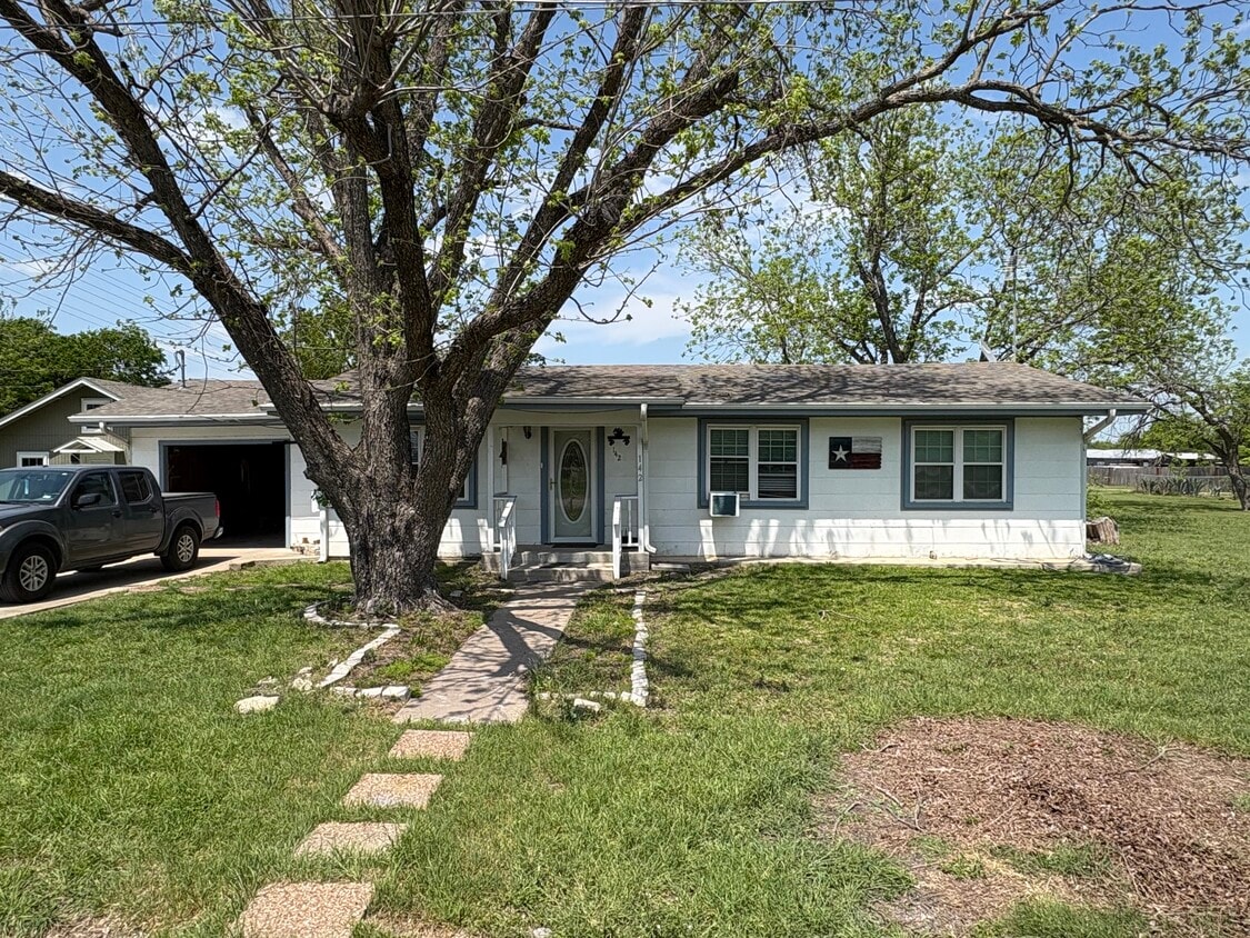 Primary Photo - 142 Allen St