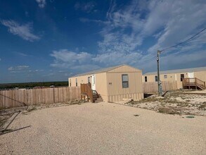 Building Photo - 303 Lewis Dr