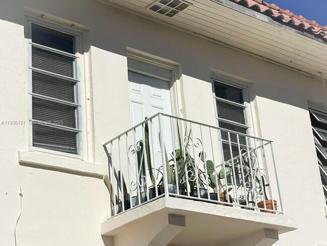 Foto del edificio - 711 NW 1st St