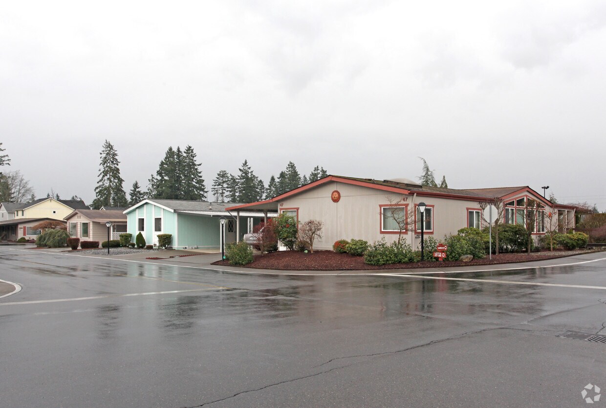 Twin Cedars Mobile Home Park Apartments in Federal Way, WA