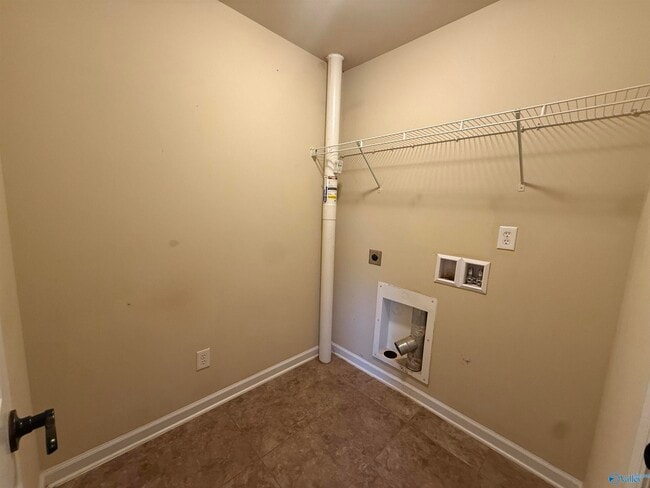 Foto del edificio - 824 Bell Factory Rd