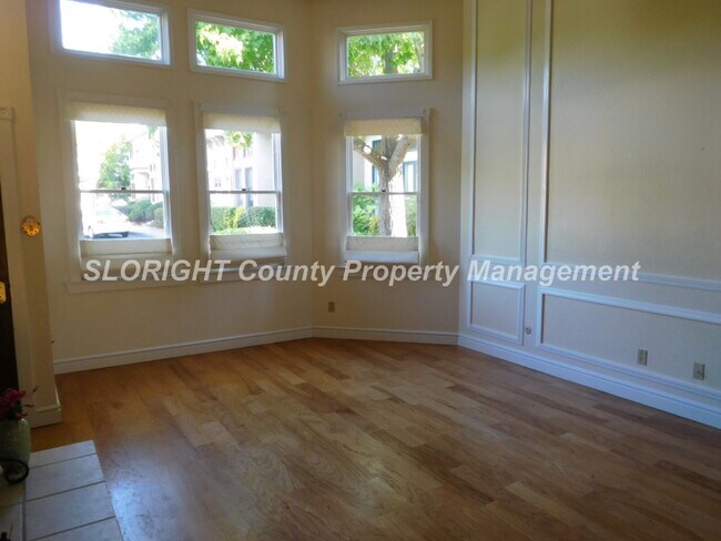 Foto del edificio - AVAILABLE AUGUST - Windermere Village Townhome - 3 Bed / 2.5 Bath