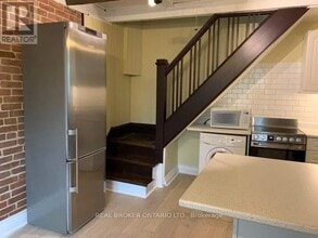 Building Photo - 80 Courcelette Rd