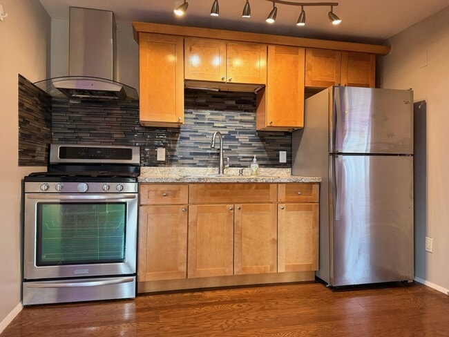 Foto del edificio - 828 Ridge Rd